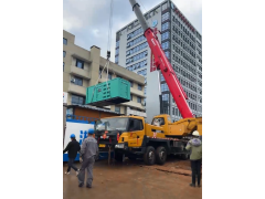 500 千瓦集裝箱柴油發(fā)電機(jī)組中選擇濰柴動力柴油機(jī)配套悅成無刷發(fā)電機(jī)